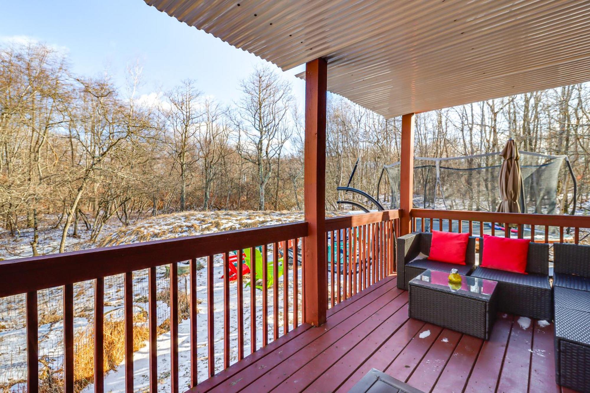 Poconos Home With Private Spa And Fire Pit Long Pond Eksteriør bilde