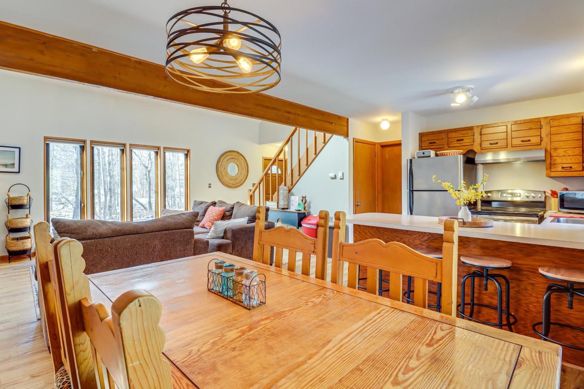 Poconos Home With Private Spa And Fire Pit Long Pond Eksteriør bilde