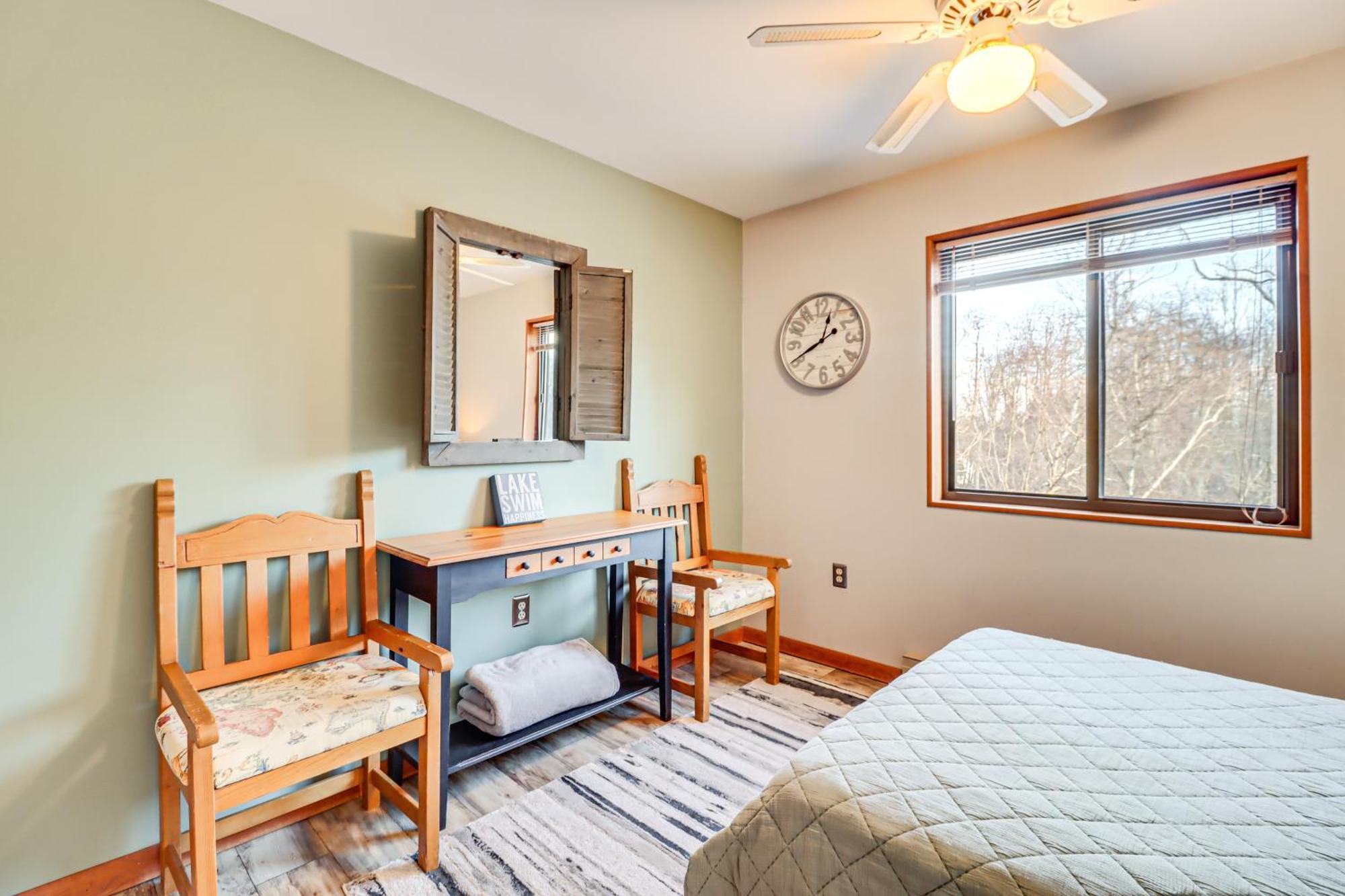 Poconos Home With Private Spa And Fire Pit Long Pond Eksteriør bilde