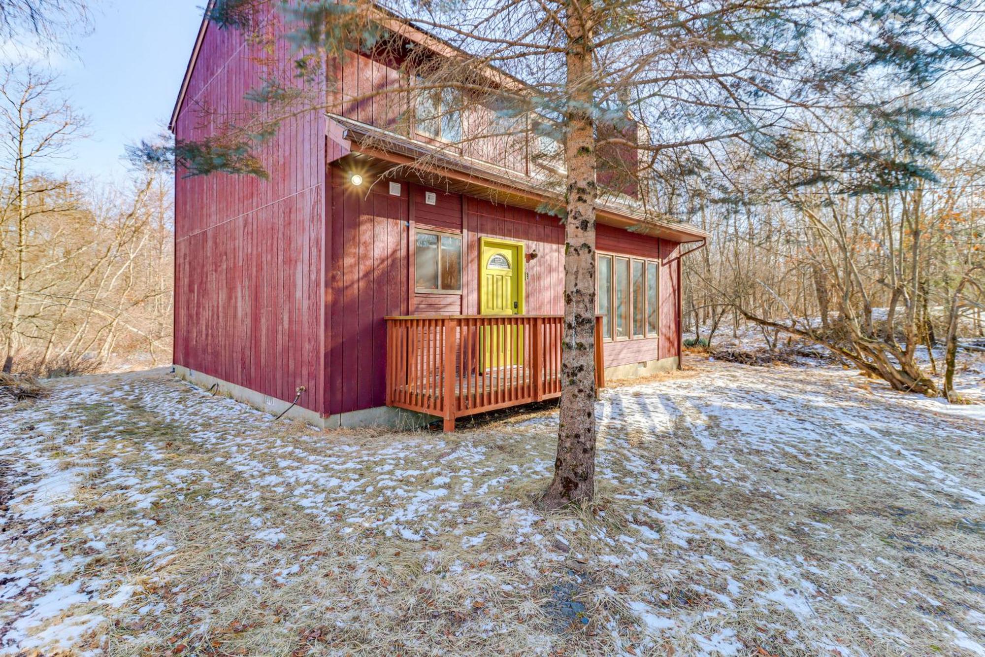 Poconos Home With Private Spa And Fire Pit Long Pond Eksteriør bilde
