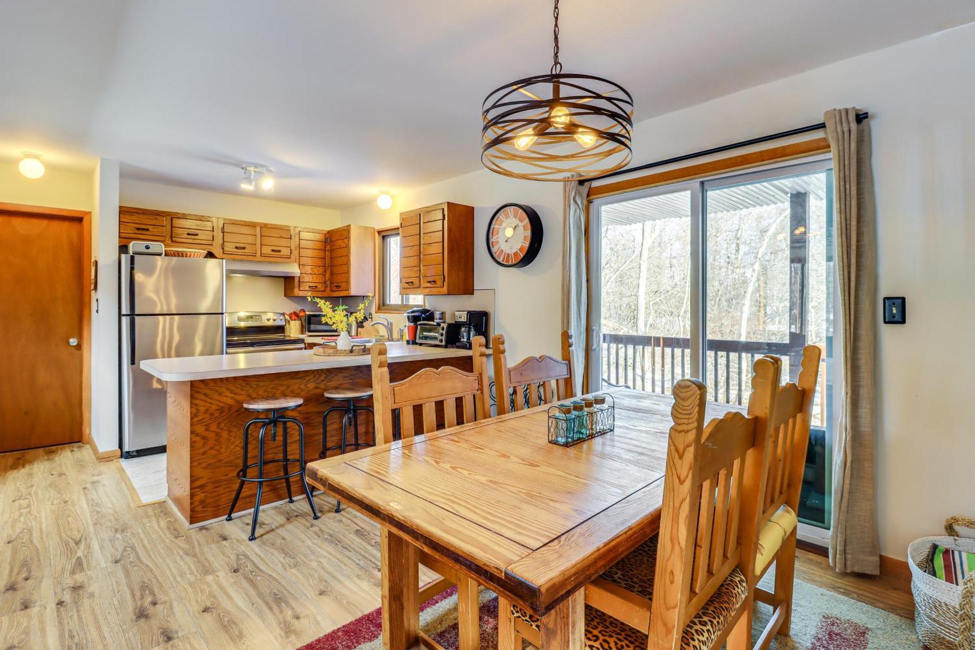 Poconos Home With Private Spa And Fire Pit Long Pond Eksteriør bilde